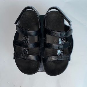 Vionic Amber adjustable sandals black orthopedic